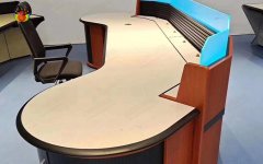 機房控制臺一般放什么設(shè)備？