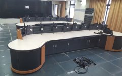 監(jiān)控中心為什么要定制監(jiān)控控制臺而不用辦公家具呢？