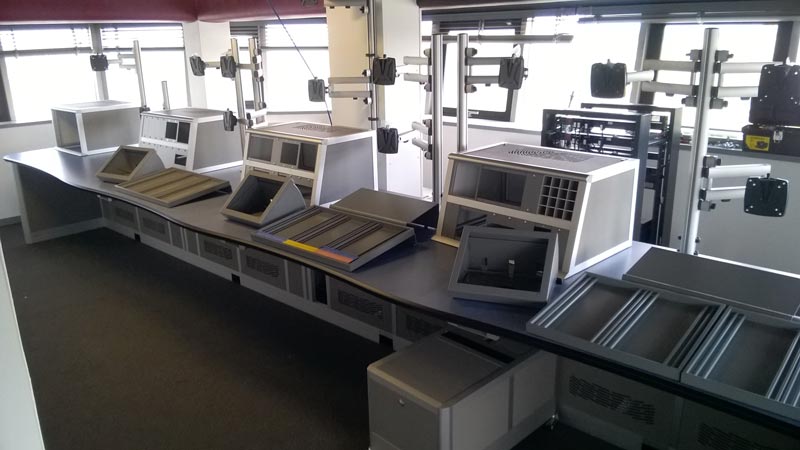 機(jī)場管制指揮中心操作臺(tái)照片圖片